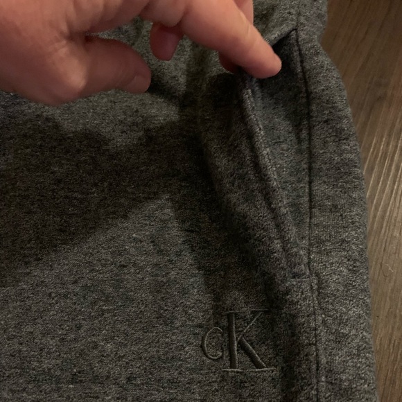 Calvin Klein Men’s Jogger Sweatpants 2XL Charcoal Gray pockets & ankle cuff EUC - Picture 4 of 9
